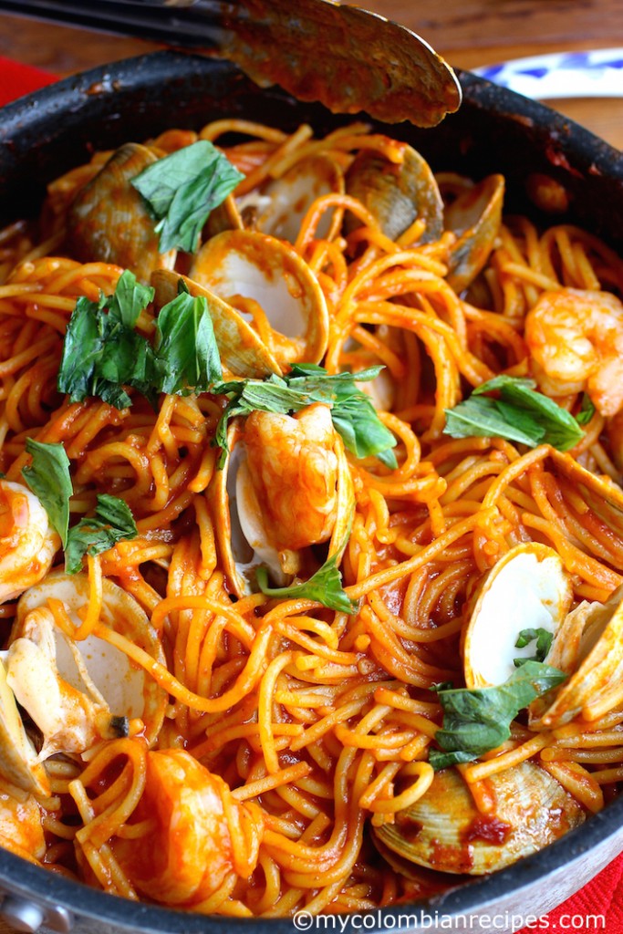 One Pot Pasta Tomato Sauce with Seafood