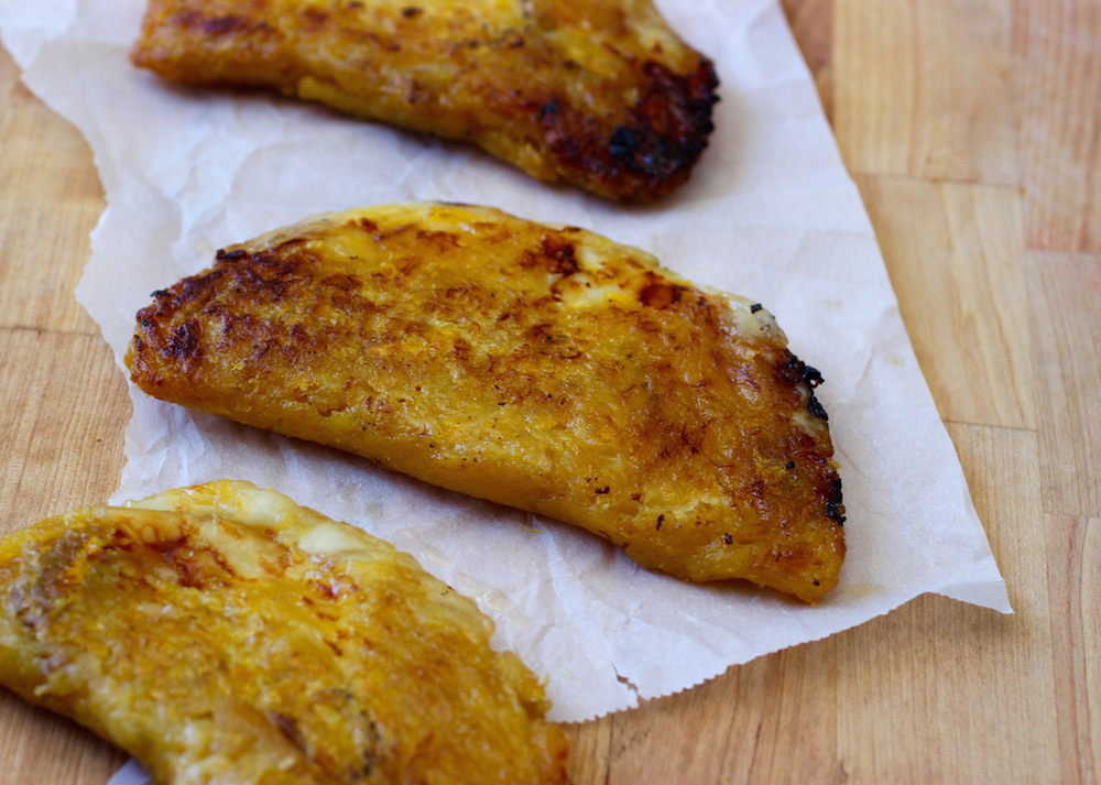 Empanadas de Plátano Maduro (Ripe Plantain Empanadas with Cheese)