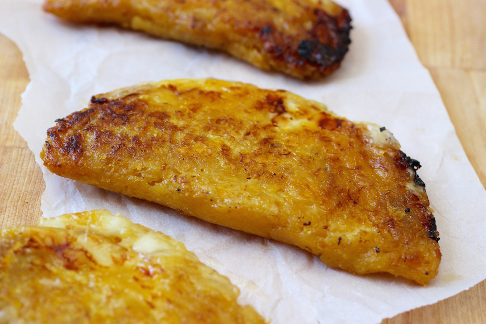 Empanadas de Plátano Maduro (Ripe Plantain Empanadas with Cheese)