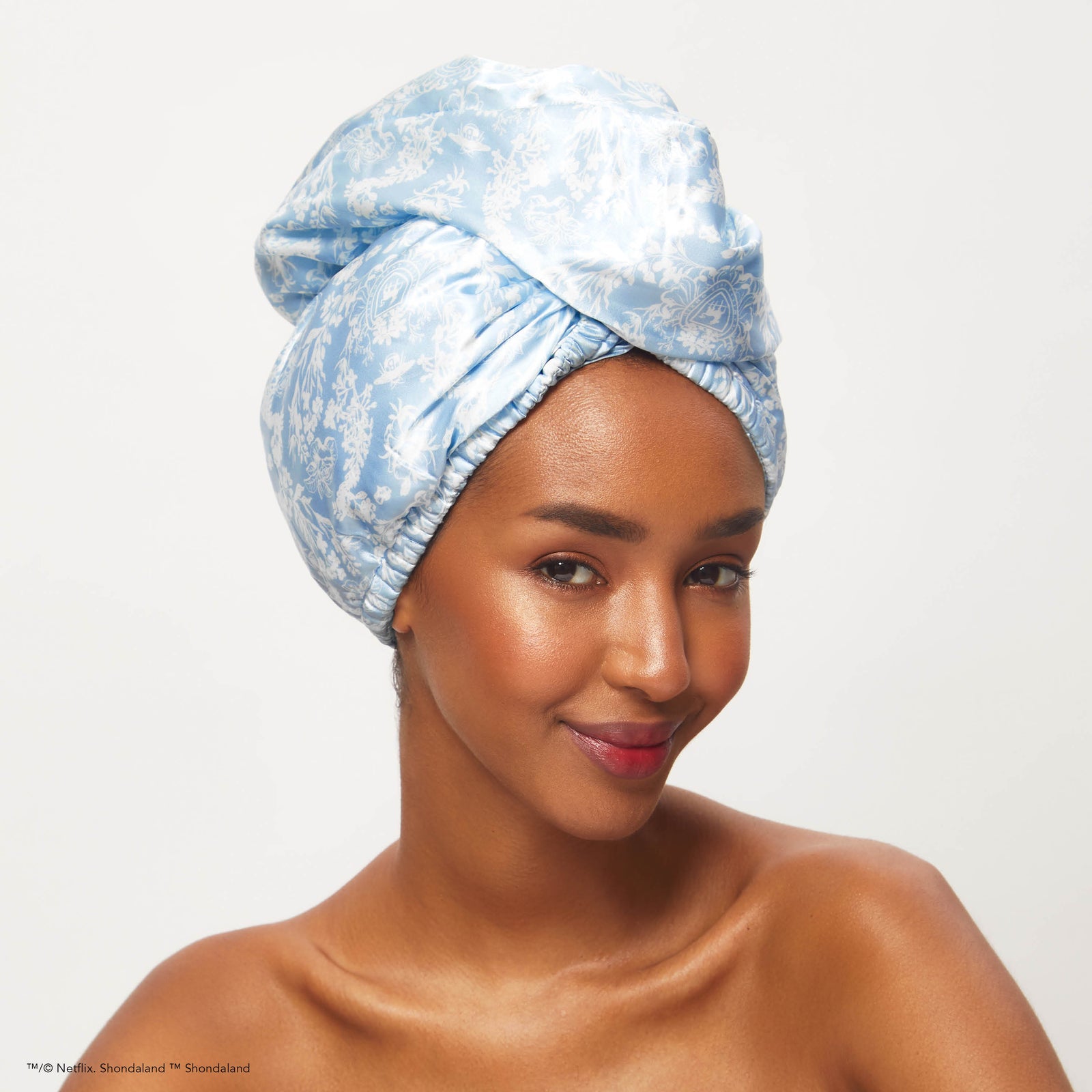 Bridgerton x Kitsch Toalha de cabelo embrulhada em cetim - Toile De Blue