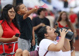 From backyard fireworks and grilling in 100 degree heat to catching parades and cooling off, Scott Maxwell has a list of 10 things Floridians should — and shouldn't — do this July 4