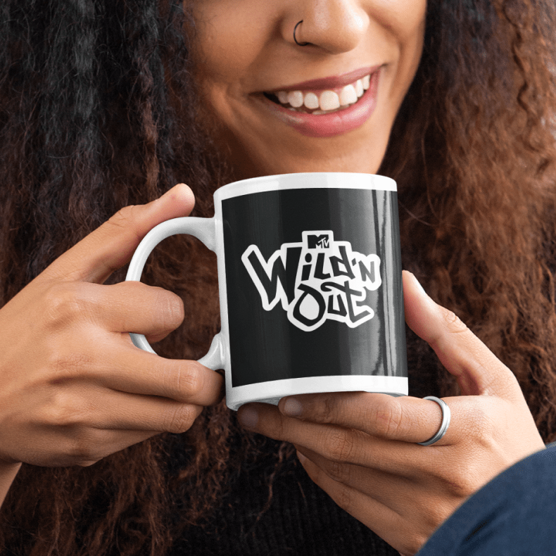 Wild 'N Out Schwarz und Rot 11 oz. Logo Tasse