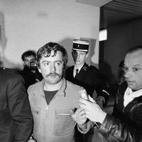 Arrestation de Bernard Laroche, inculpé du meurtre de son neveu, Grégory Villeminyé le 16 octobre 1984, 