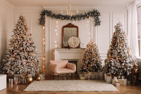 decorate-xmas-tree-like-a-pro-GettyImages-1433133241