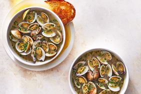 steamed-clams-with-garlic-toasts-recipe-tout-realsimple