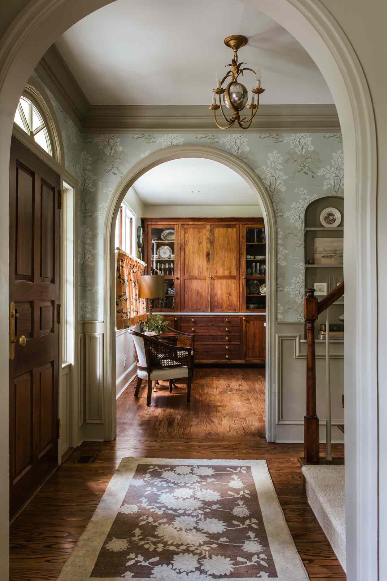 crown molding and archways