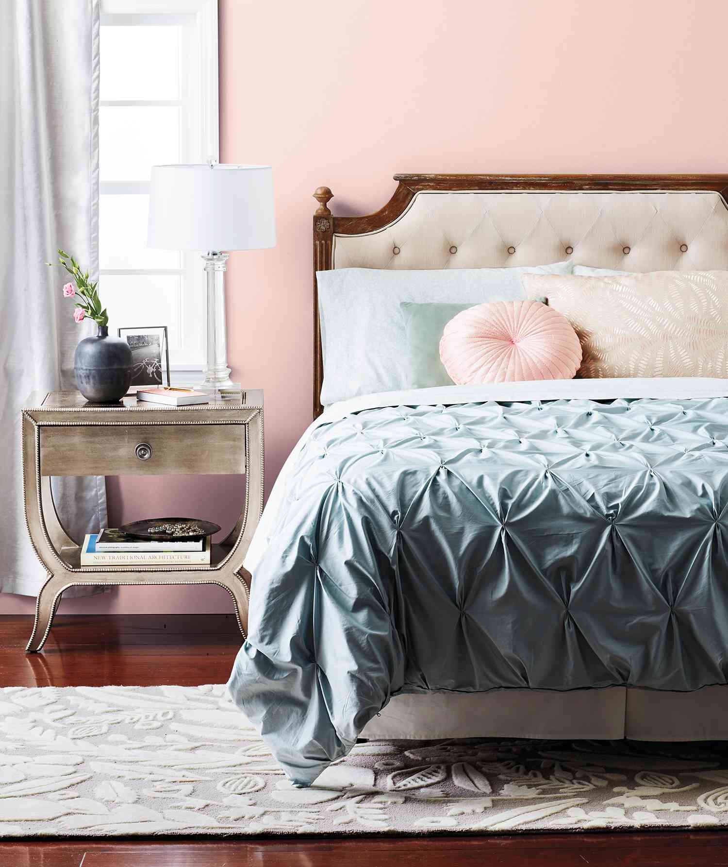 Bedroom with romantic elements. pinks, blues