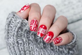 xmas-nail-designs-GettyImages-1193290154