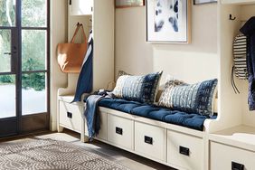 entryway-ideas: built-ins with bench