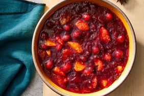 citrus-spice-cranberry-sauce-recipe-tout-realsimple