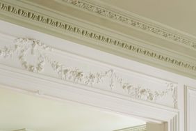 crown molding close up