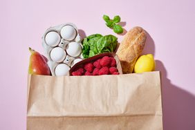 grocery-delivery-GettyImages-1491511416