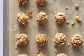 No-Bake Apricot and Oat Nuggets