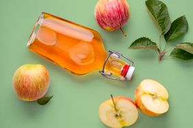 apple-cider-vinegar-GettyImages-1270737438