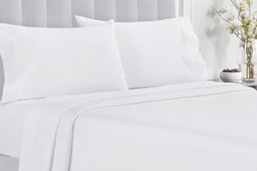 California Design Den Queen Size Bed Set, Good Housekeeping Award Winner, 400 Thread Count 100% Cotton Sheets Sateen, Deep Pocket Queen Sheets, Extra Soft 4-Pc Bed Sheets, Cooling Sheets (White)