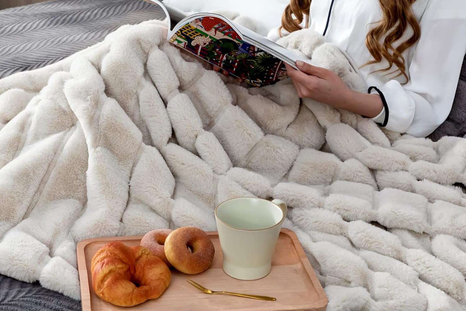 Best-Selling Cozy Blanket Tout
