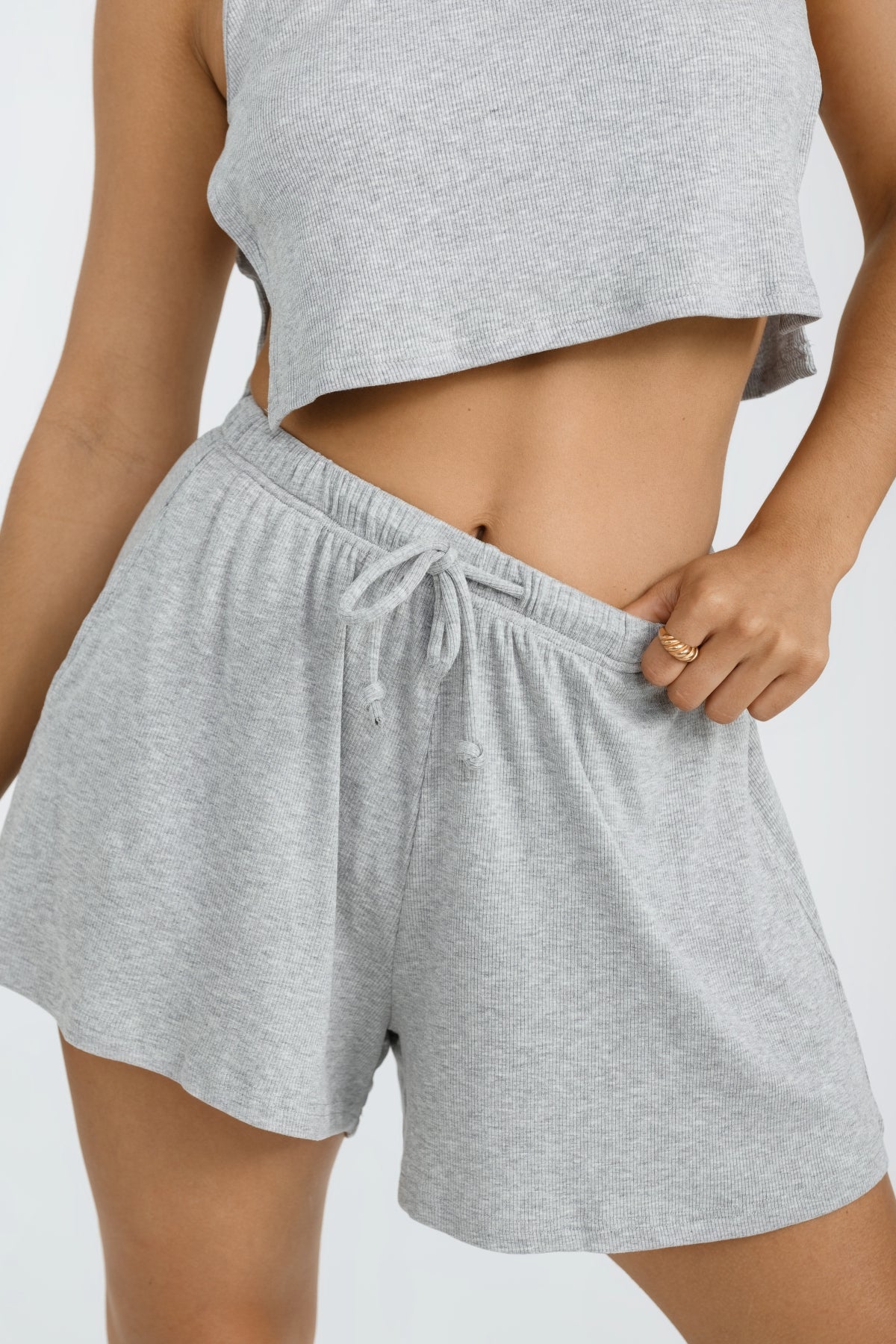 DRAWSTRING LOUNGE SHORT IN GRAY