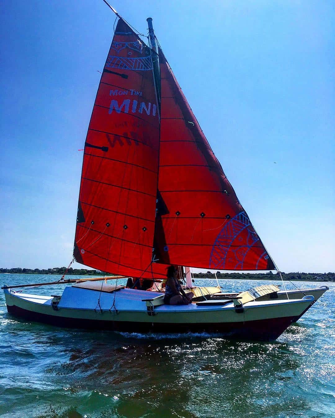 Mon Tiki Mini speeds across Lake Montauk