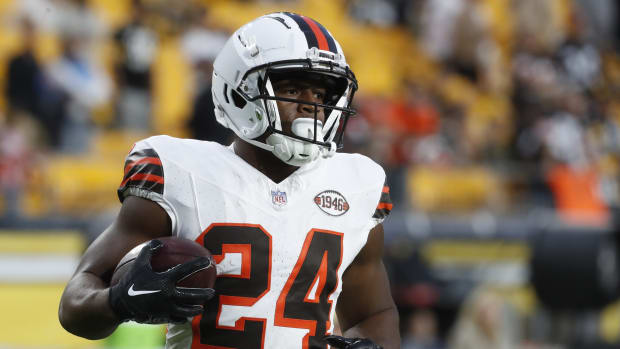 Sep 18, 2023; Pittsburgh, Pennsylvania, USA; Cleveland Browns running back Nick Chubb (24) warms up before the game against the Pittsburgh Steelers at Acrisure Stadium. Mandatory Credit: Charles LeClaire-USA TODAY Sports