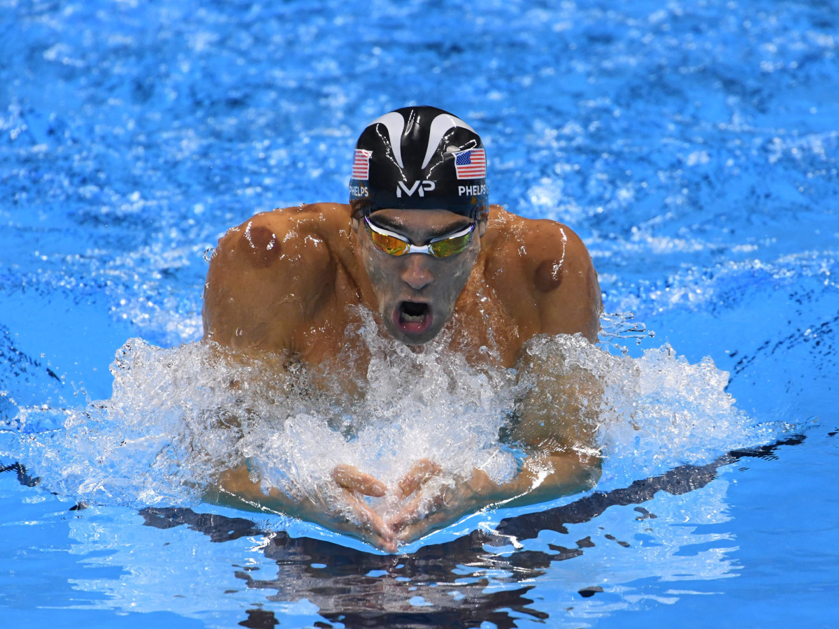 michael-phelps-pool.jpg