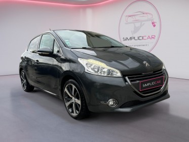 Peugeot 208 féline 1.6 120 ch bvm5 toit panoramique/ climatisation automatique occasion simplicicar orgeval  simplicicar...