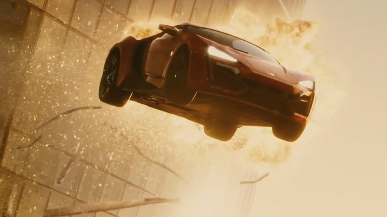 Furious 7 car between buildings stunt