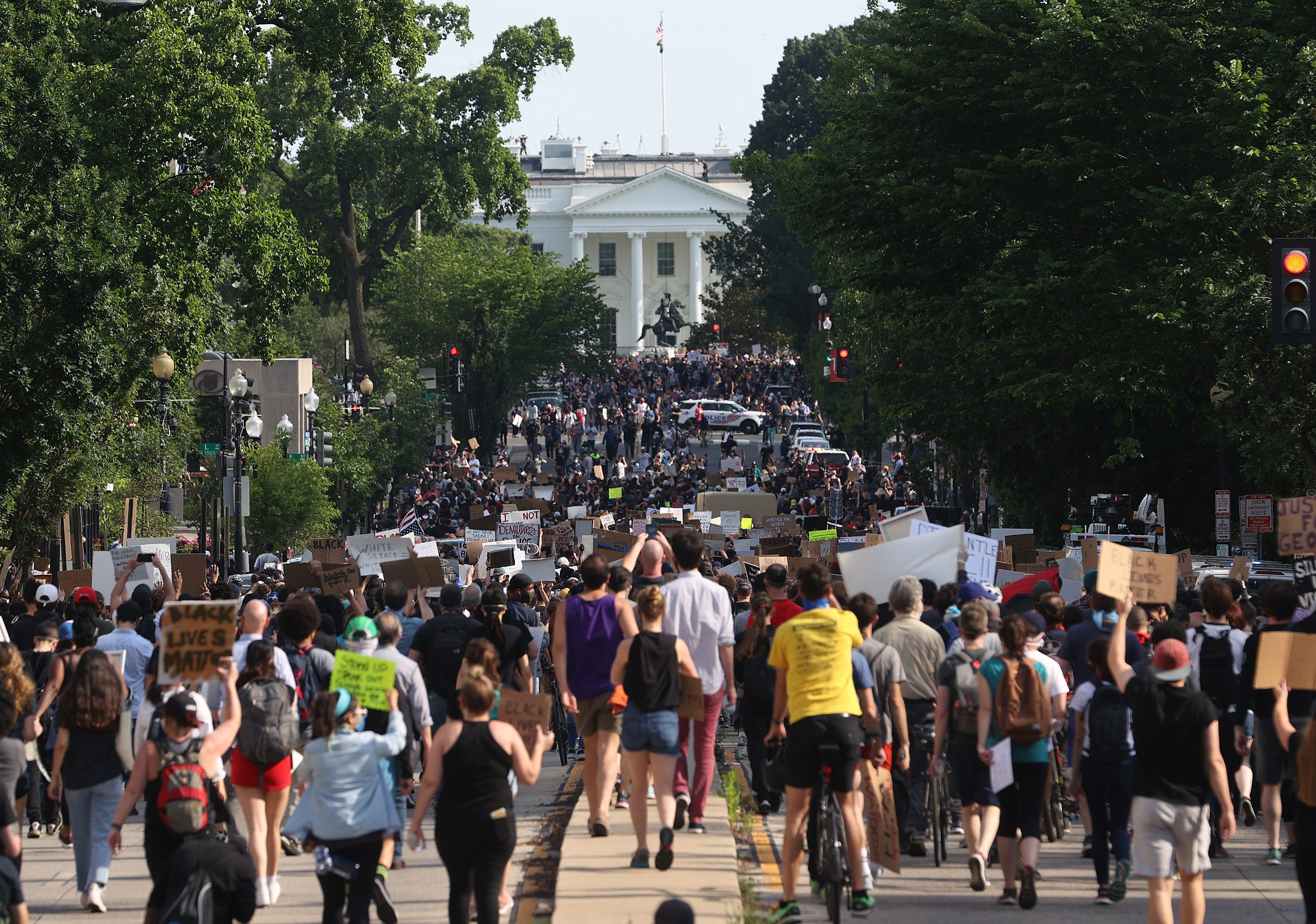  Thousands marched on the White House once more