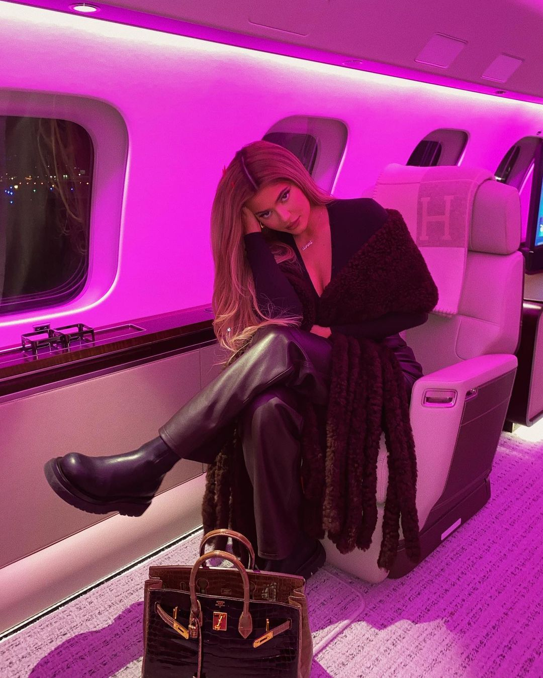 Kylie has a $72.8 million pink private jet 