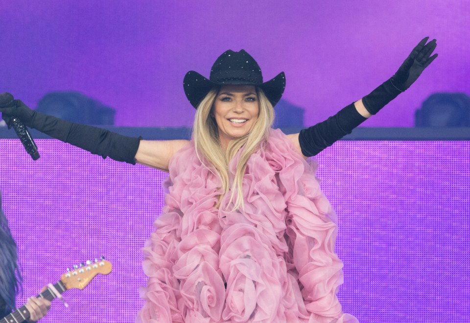 Shania Twain had not performed at Glastonbury, seen above, prior to this show