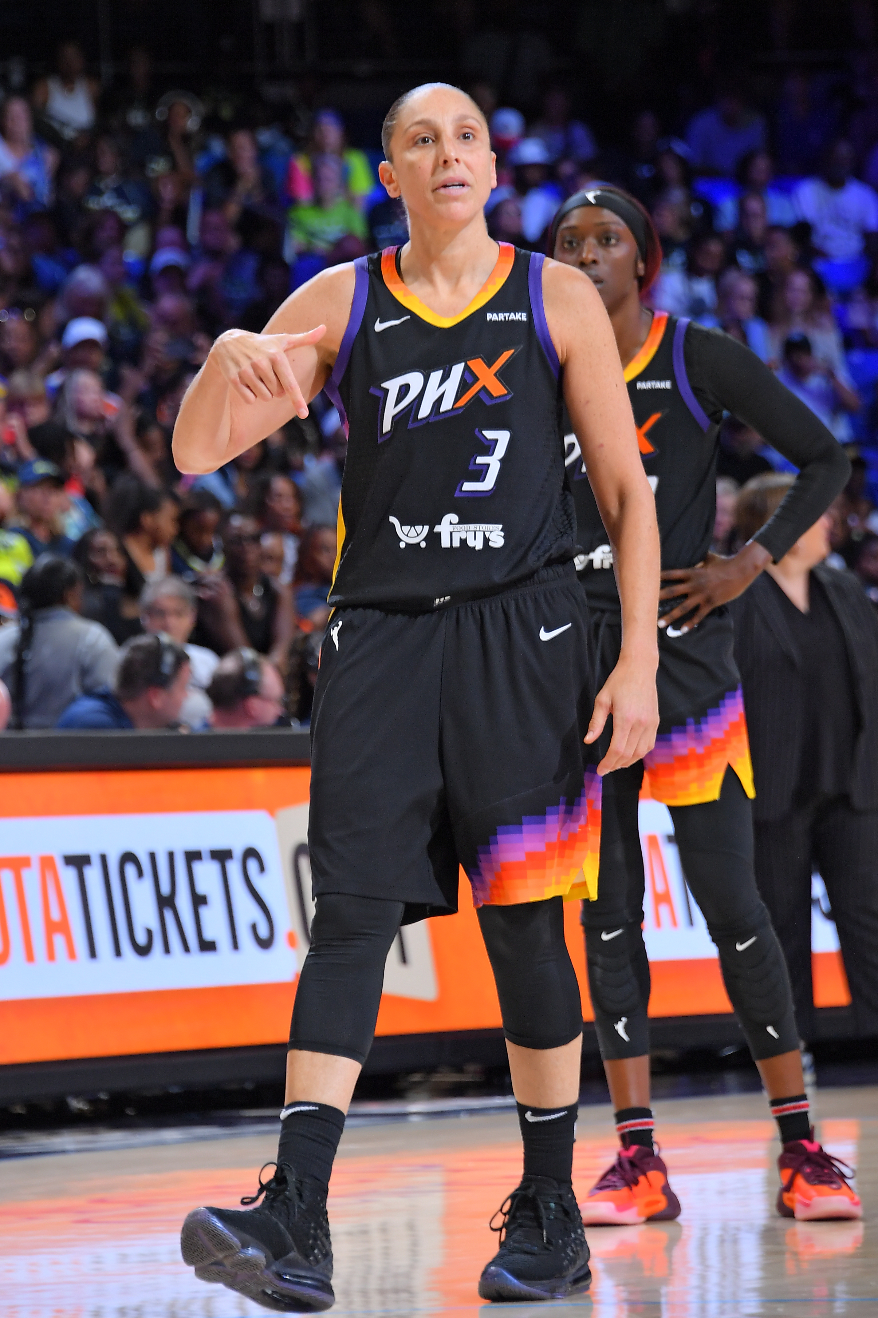 Diana Taurasi is struggling with injury