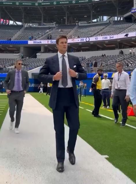 The NFL confused fans with a post showing Tom Brady arriving at the Dallas Cowboys-Los Angeles Rams pregame clash