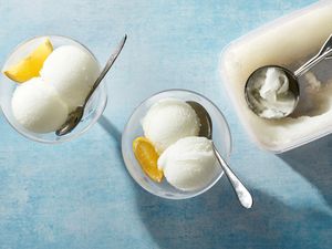 Vodka lemon sorbet served in bowls