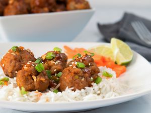 Honey Sriracha Meatballs