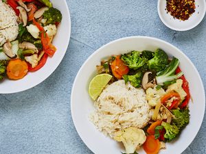 Thai vegetable stir-fry recipe with ginger and lime