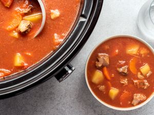 Slow cooker low-calorie beef stew