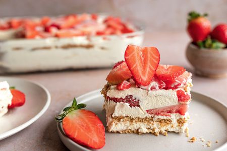 No bake strawberry icebox cheesecake recipe