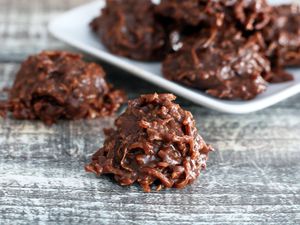 chocolate coconut macaroons