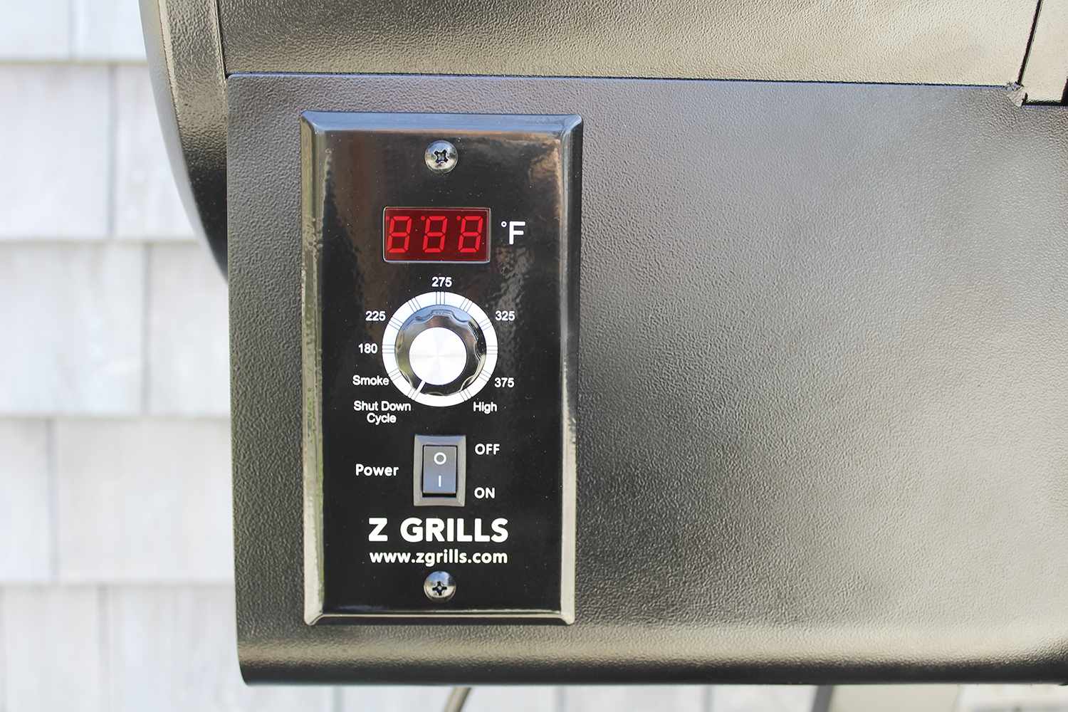Temperature dial on the Z Grills 450A Wood Pellet Grill & Smoker