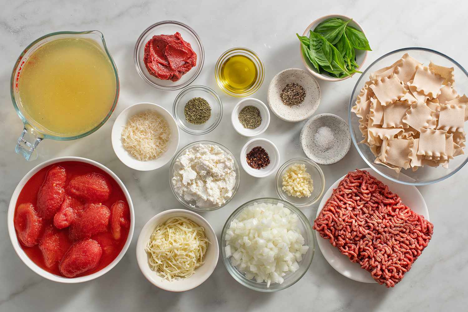 Ingredients to make lasagna soup