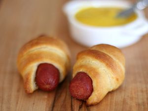 Crescent roll hot dogs "Pigs in a Blanket"