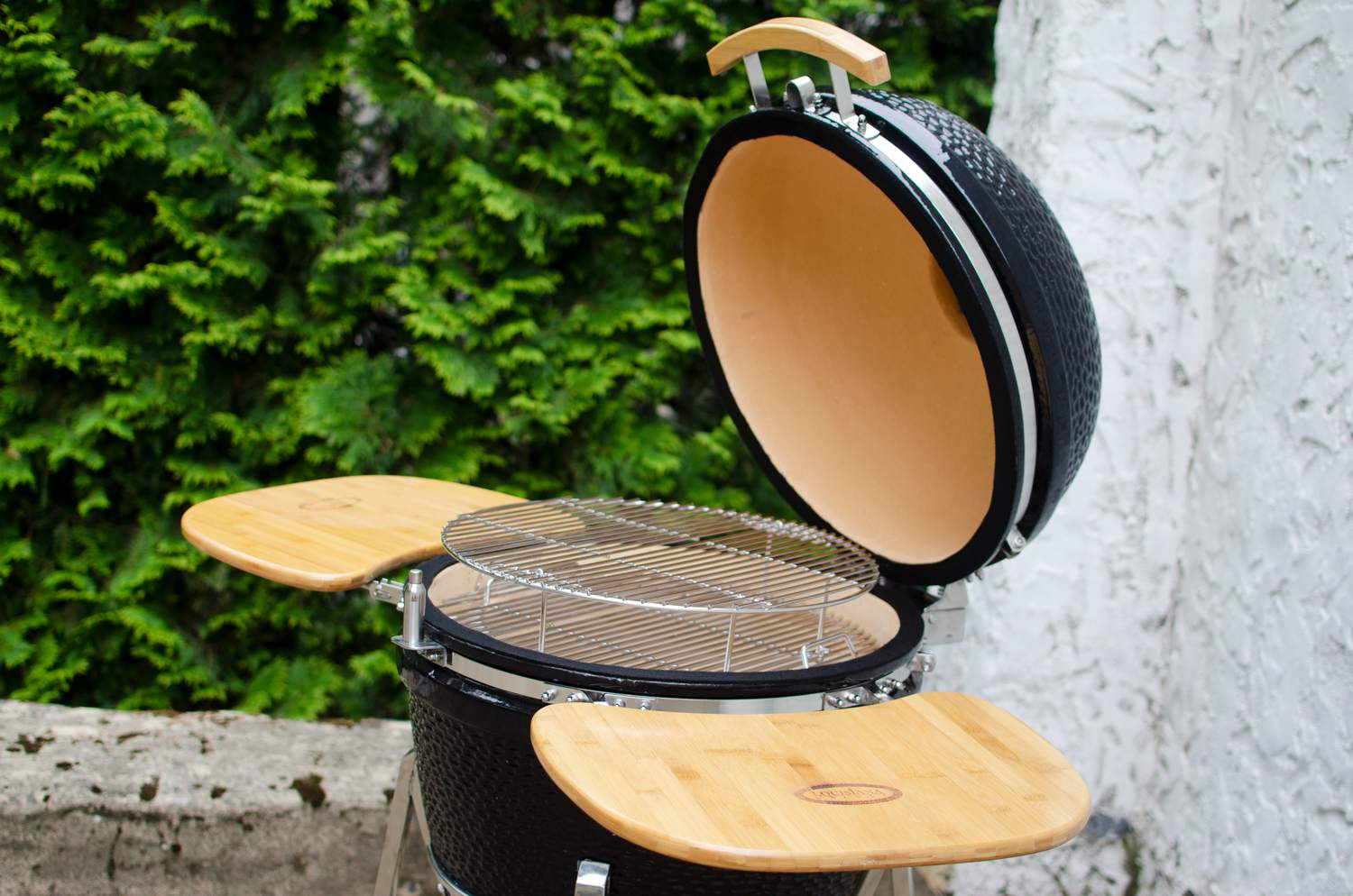 Louisiana Grills K22 Ceramic Kamado with lid open