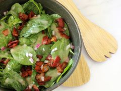spinach salad with warm bacon dressing horizontal