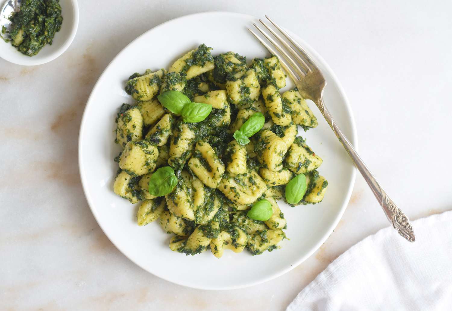 vegan gnocchi iwth spinach pesto