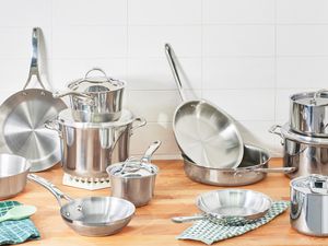 Best stainless steel cookware sets displayed on wooden counter