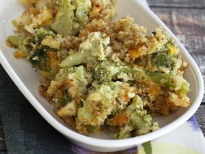 Broccoli Casserole With Stuffing Crumb Topping