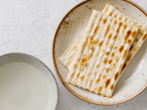 Matzo in bowl