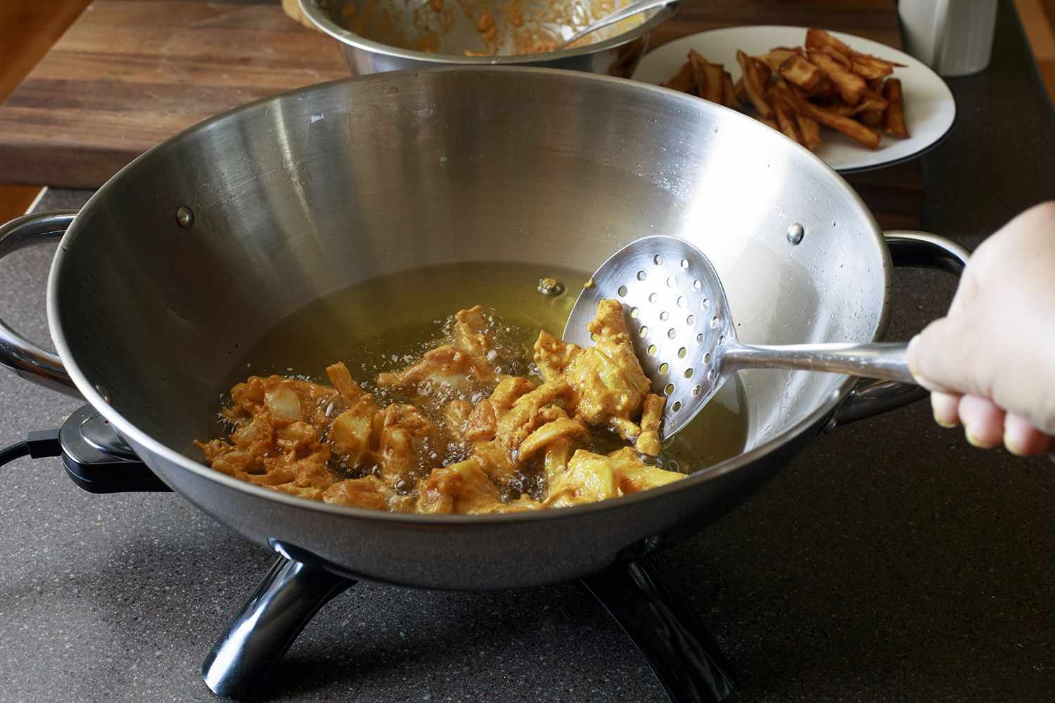 presto-stainless-steel-electric-wok-frying