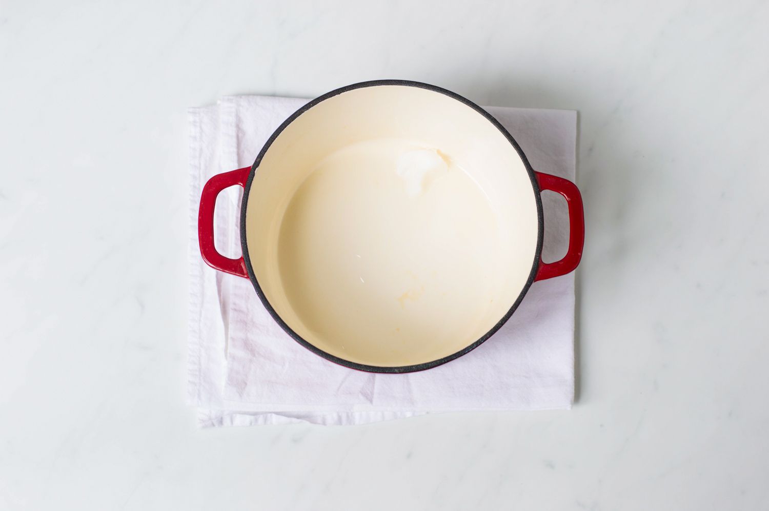 Lard melting in a Dutch oven