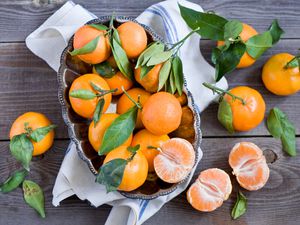 pile of tangerines