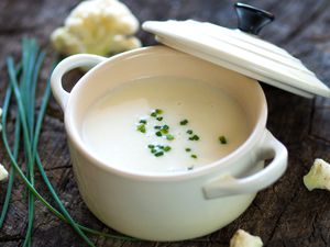cauliflower soup with chives